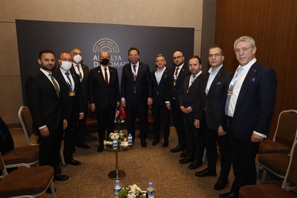 Cumhurbaşkanı Tatar ve Dışişleri Bakanı Ertuğruloğlu, MÜSİAD heyeti ile görüştü