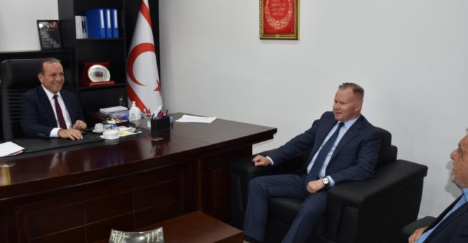 Slovakya Büyükelçisi Bezak, DP’yi ziyaret etti