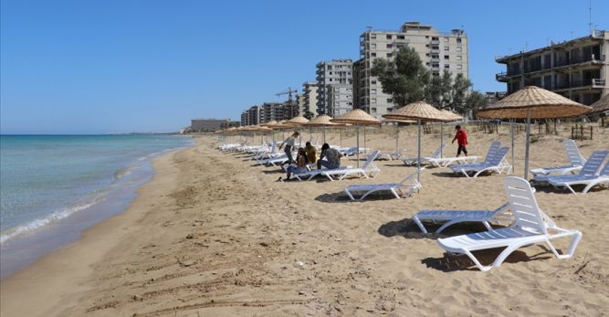 Maraş bölgesindeki plaj turizm mevsimi için hazır
