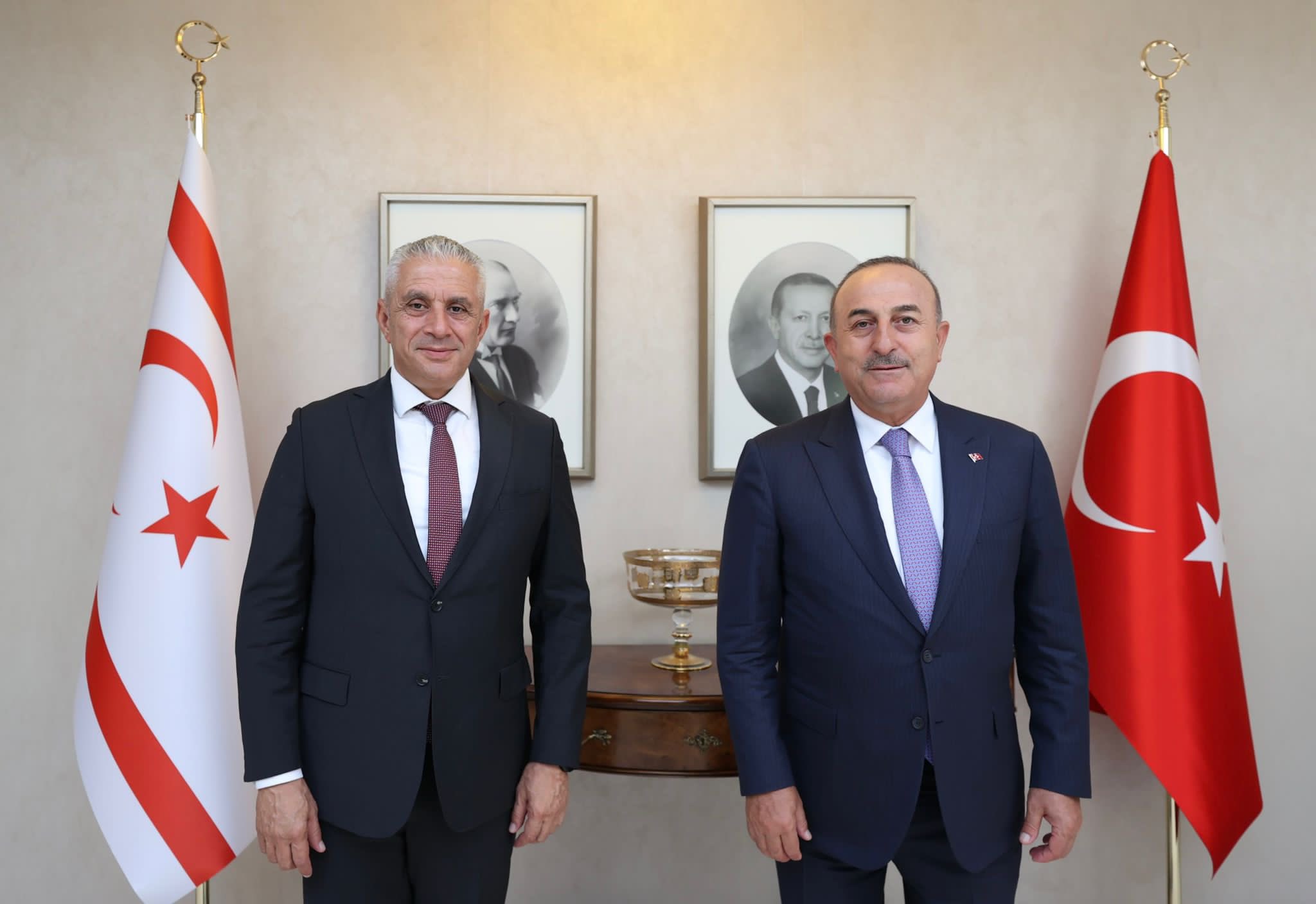 Çalışma ve Sosyal Güvenlik Bakanı Taçoy, Türkiye Dışişleri Bakanı Çavuşoğlu ile görüştü