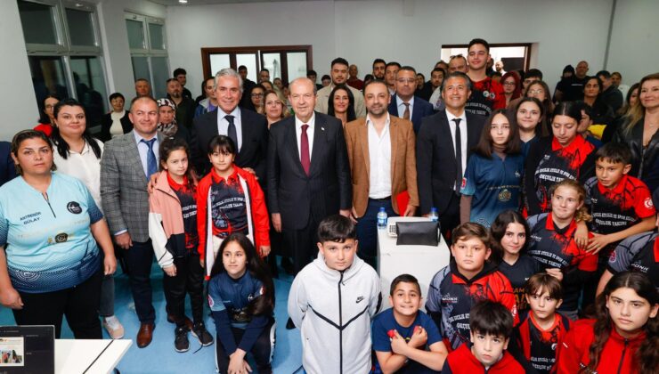 Cumhurbaşkanı Tatar, Türkiye Okçuluk Federasyonu Eğitim Kurulu Başkanı ve heyetini kabul etti