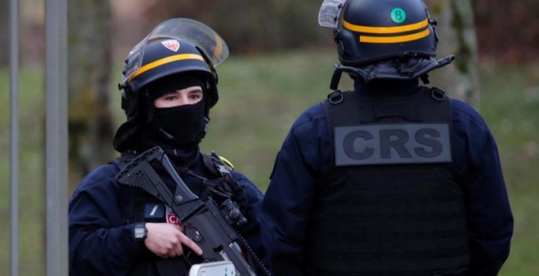 Paris’te silahlı saldırı: 1 ölü, 1 yaralı