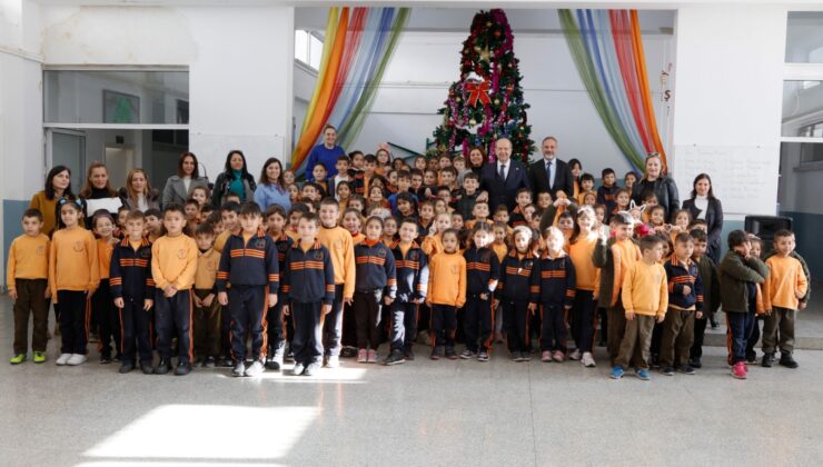Cumhurbaşkanı Tatar, Güzelyurt Kurtuluş İlkokulu’nu ziyaret ederek yeni yılı kutladı