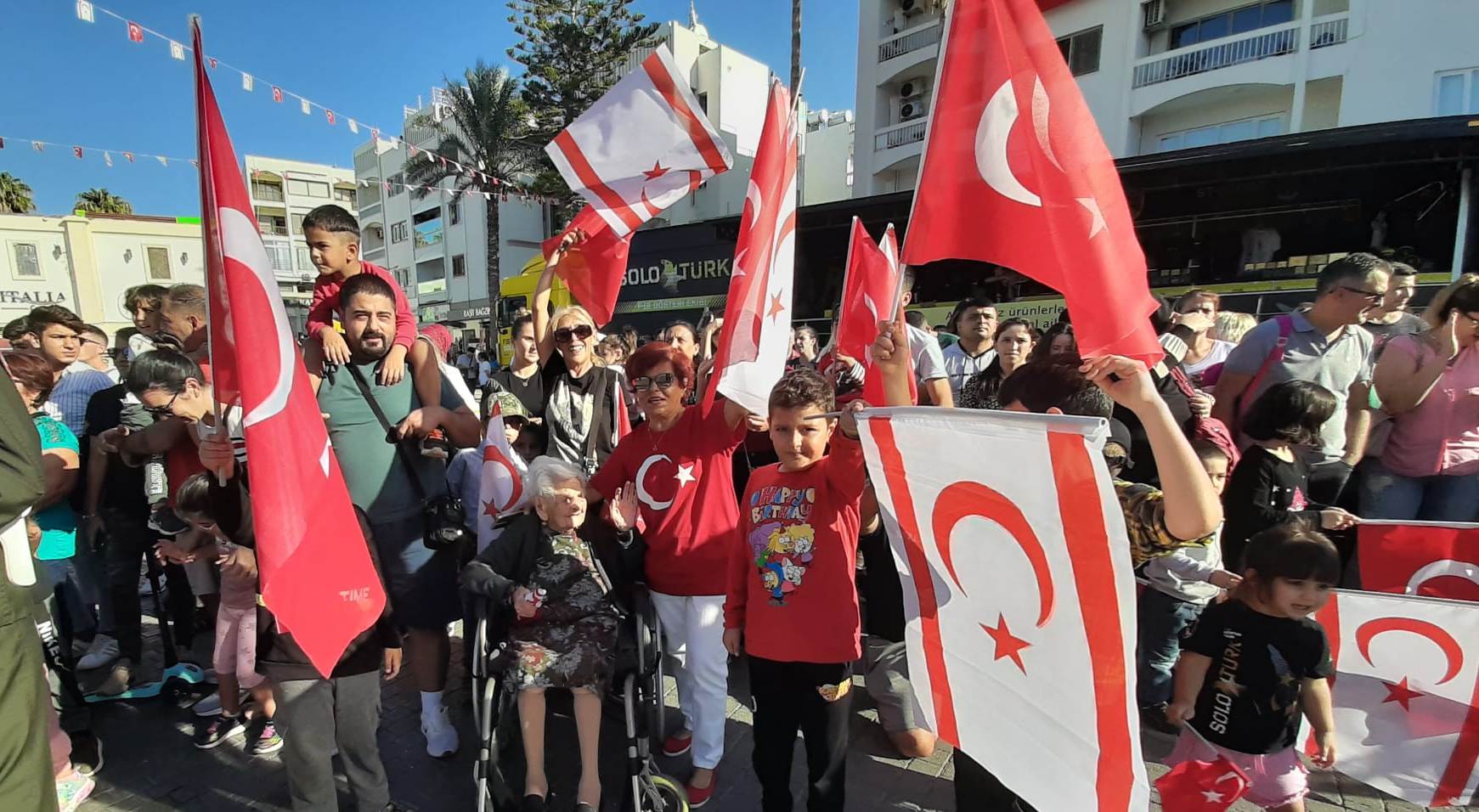 Türkiye Cumhuriyeti’nin 99. kuruluş yıldönümü ülke genelinde törenlerle kutlandı
