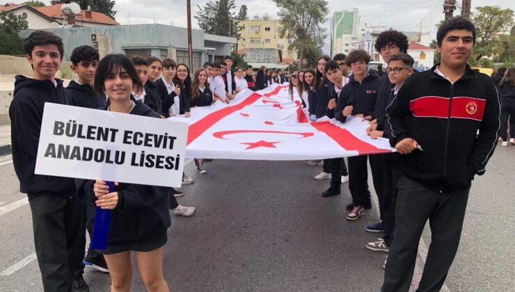 “Cumhuriyet  Korteji” düzenlendi… Cumhurbaşkanı Tatar: KKTC’yi daha da güçlendirme hedefindeyiz