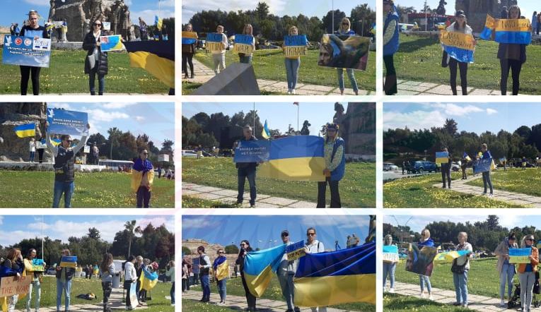 Ukrayna vatandaşları Gazimağusa’da Rusya’nın saldırısını protesto etti