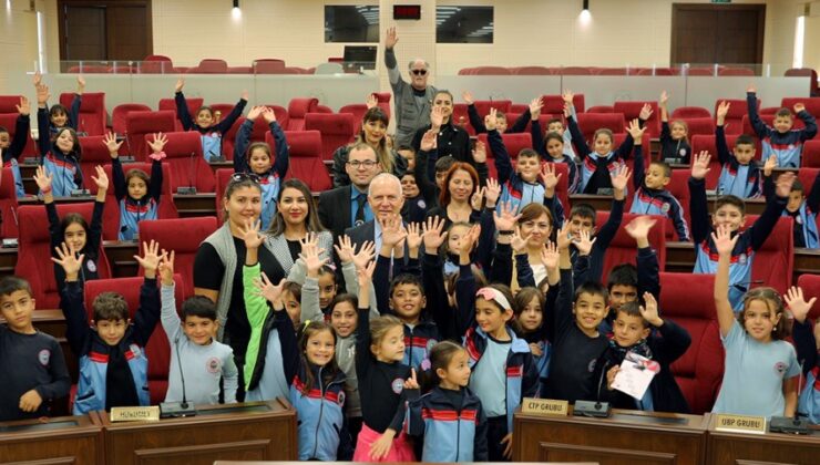 Cihangir-Düzova İlkokulu öğrencileri Cumhuriyet Meclisi’ni ziyaret etti