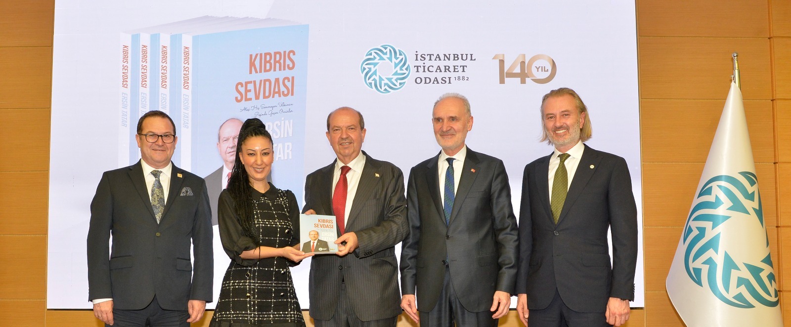 Cumhurbaşkabı Tatar,  “Kıbrıs Sevdası-Ateşi Hiç Sönmeyen Ülkünün Peşinde Geçen Ömürler ve Ersin Tatar” adlı kitabın tanıtım etkinliğine katıldı