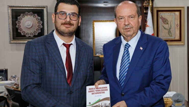 Cumhurbaşkanı Tatar’a, Dr. Mete Özsezer’den kitap takdimi