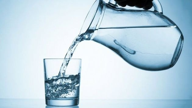 “Günde 2 litre su içmek lazım” iddiası çürütüldü