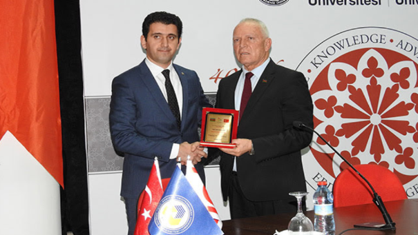 Töre’ye bir ödül daha… “Azerbaycan’a Hizmet Ödülü”