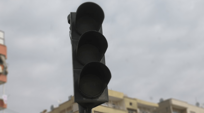 Başbakanlık kavşağında bulunan trafik ışıkları arıza nedeniyle devre dışı kaldı