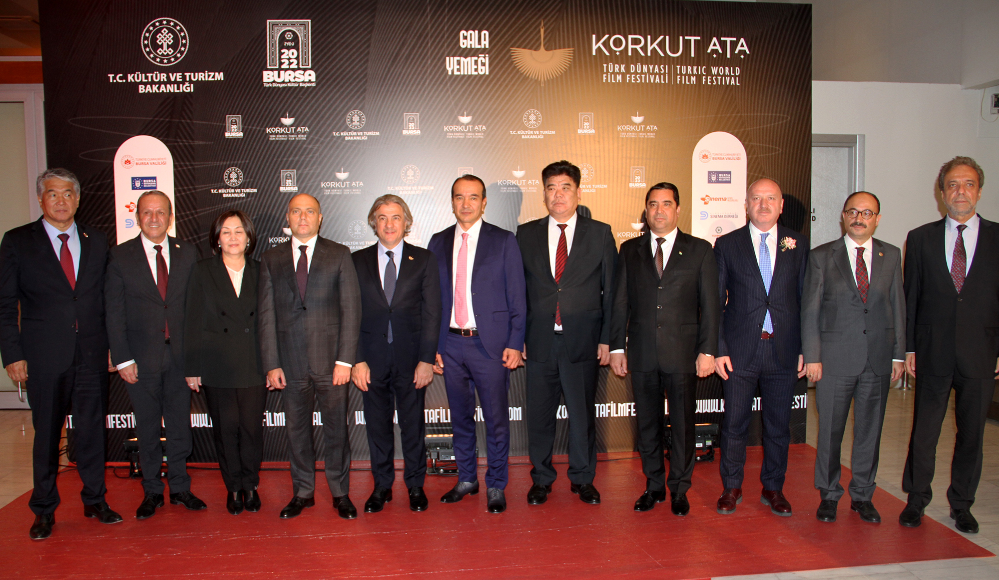 Bakan Ataoğlu, TÜRKSOY’un düzenlediği, Korkut Ata” Türk Dünyası Film Festivali Gala yemeğine katıldı