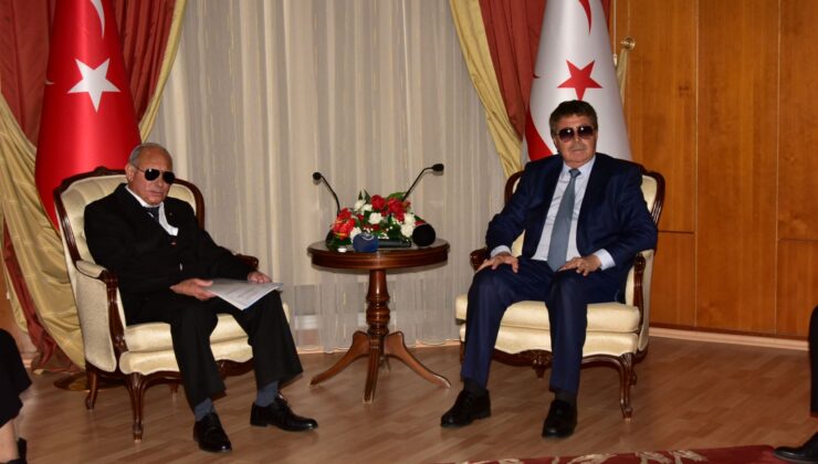 Başbakan Üstel, Engelliler Federasyonu heyetiyle görüştü