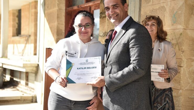 “Kadına Yönelik Mesleki Eğitim ve Sosyal Destek Projesi” kapsamında eğitim alan kursiyerlere sertifikaları törenle verildi
