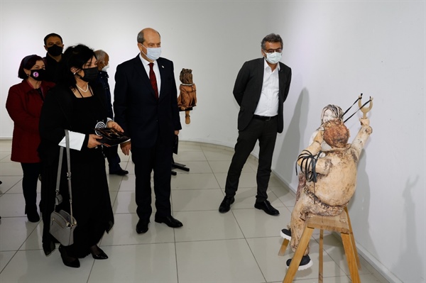 Seramik sanatçısı Semral Öztan’ın 3’üncü Kişisel Sergisi Cumhurbaşkanı Tatar tarafından açıldı
