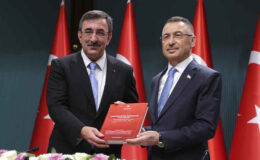Türkiye Cumhuriyeti Cumhurbaşkanı Yardımcısı Cevdet Yılmaz, görevi Fuat Oktay’dan devraldı