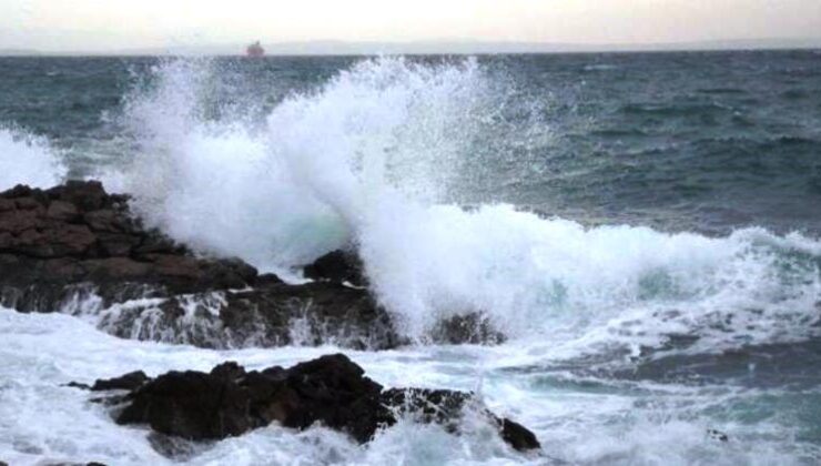 Meteoroloji Dairesi, denizde 23.00’e kadar etkili olacak fırtına uyarısında bulundu