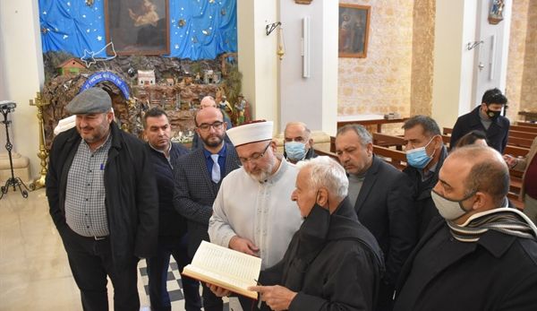Din İşleri Başkanı Ünsal, Maronitlerin yaşadığı Koruçam köyünü ziyaret etti