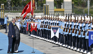 TC Cumhurbaşkanı Erdoğan, Kuveyt Emiri es-Sabah’ı resmi törenle karşıladı