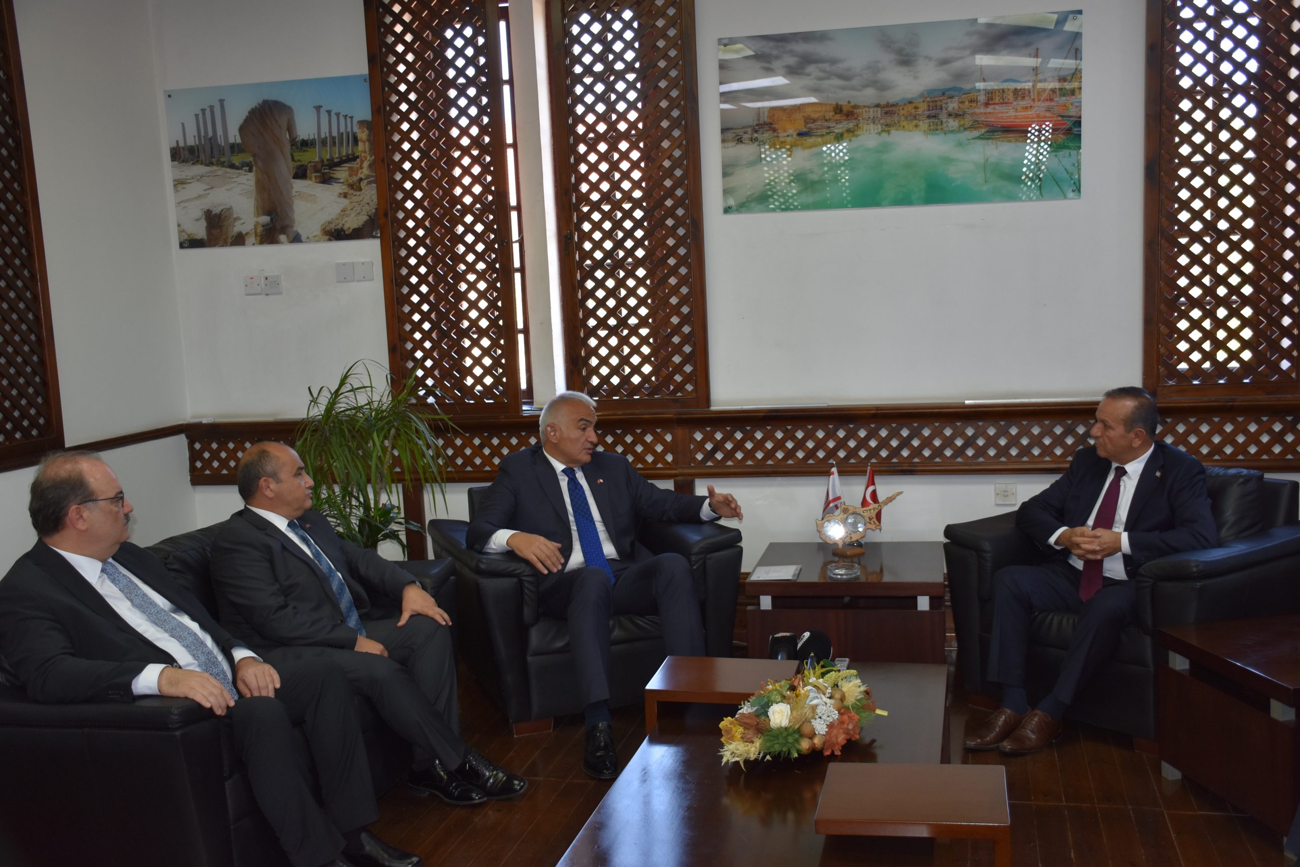 TC Kültür ve Turizm Bakanı Ersoy Ataoğlu’nu ziyaret etti… Ersoy: 2023’te Türkiye üzerinden KKTC’ye yoğun bir yabancı turist akışı sağlayacağız