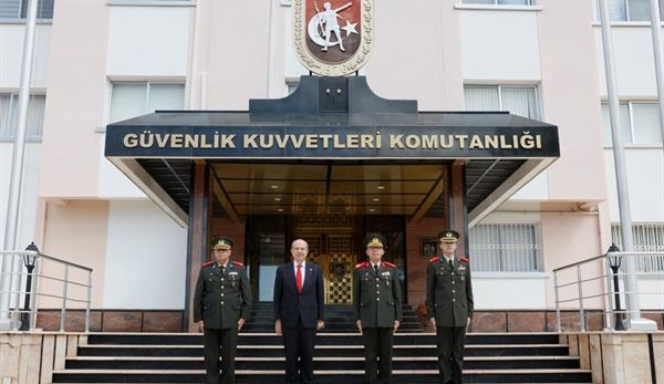 Cumhurbaşkanı Tatar, KTBK ve GKK komutanlarını ziyaret etti