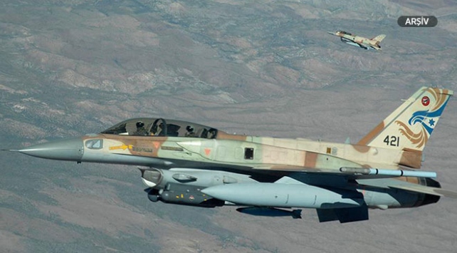İsrail savaş uçakları Rum’a koruma sağlıyor
