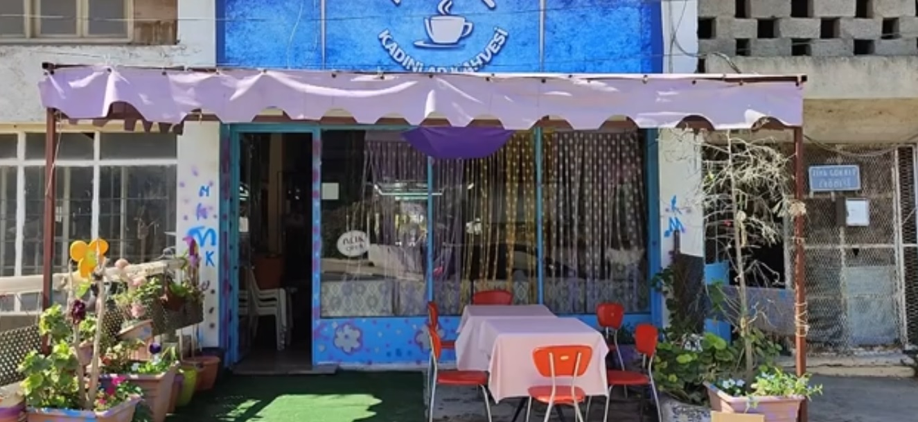 Gazimağusa’da Kadınlar Kahvehanesi