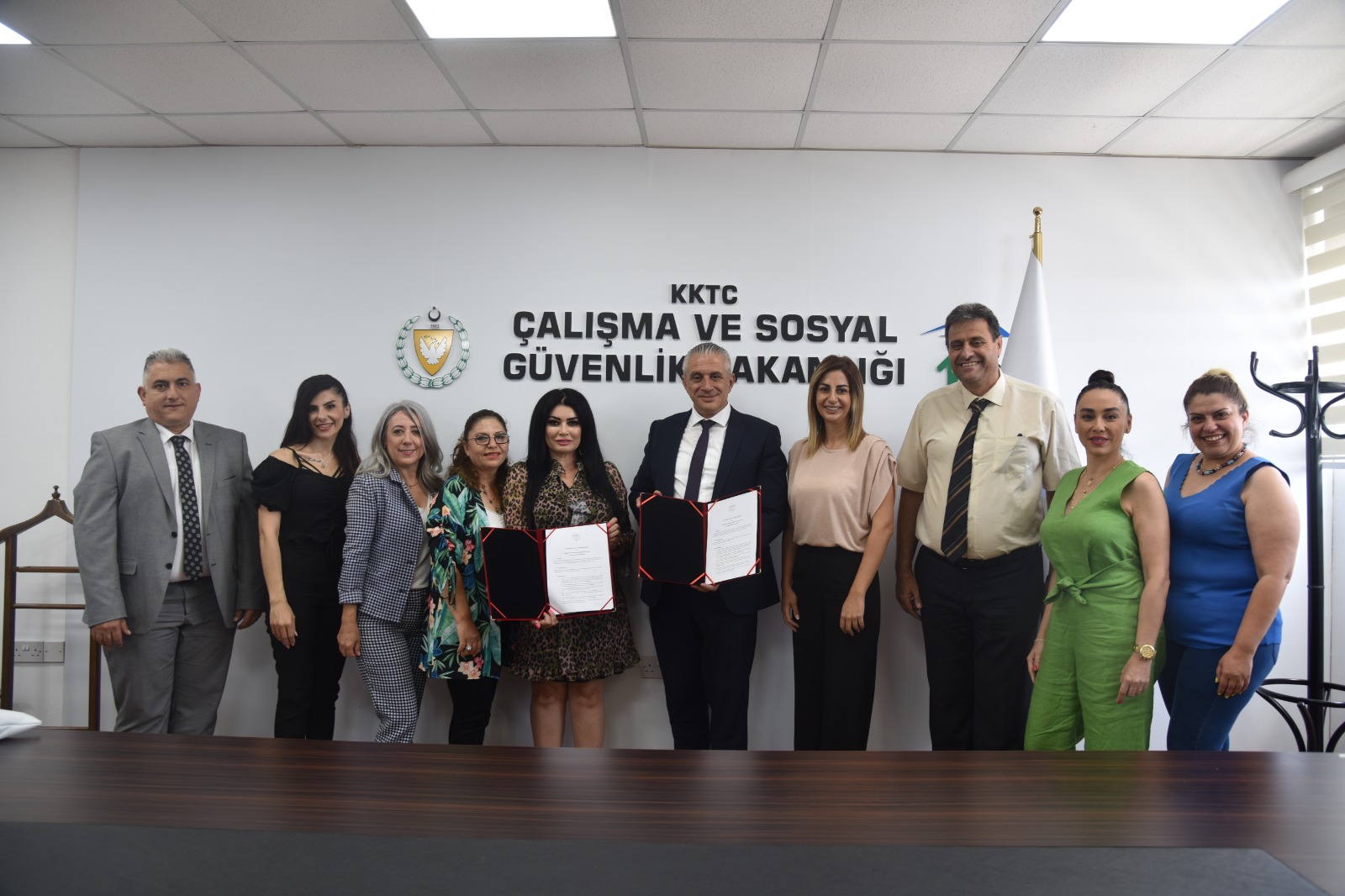 Çalışma ve Sosyal Güvenlik Bakanlığı ile Kuzey Kıbrıs Mare Monte Girişimci Yardımseverler Derneği arasında Konukevi Projesi Protokolü imzalandı