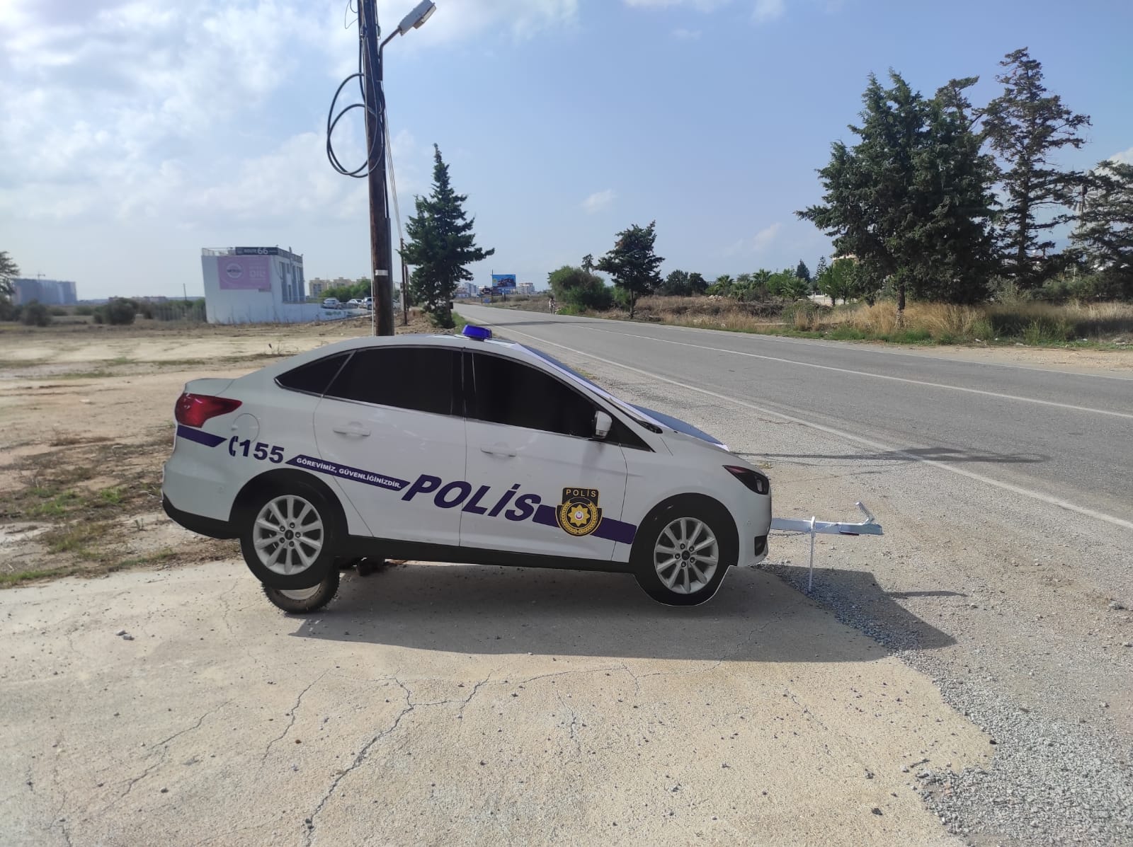 Maket polis araçları yollarda