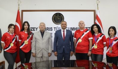 Maliye Bakanı Şan, Dünya Budo Şampiyonası’nda KKTC’yi temsil eden milli sporcuları kutladı