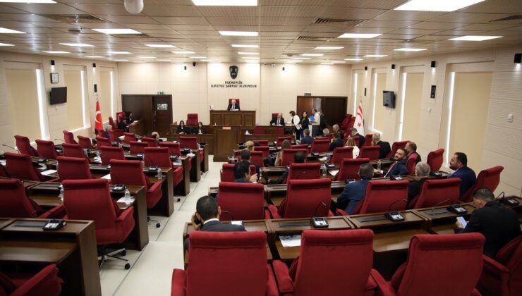 Meclis’te “maaş kesintileri ve ek mükellefiyetler” tartışılıyor