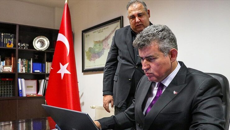 Türkiye’nin Lefkoşa Büyükelçisi Feyzioğlu, “Yılın Fotoğrafları” oylamasında “Mavi çizgilerimiz var”ı tercih etti