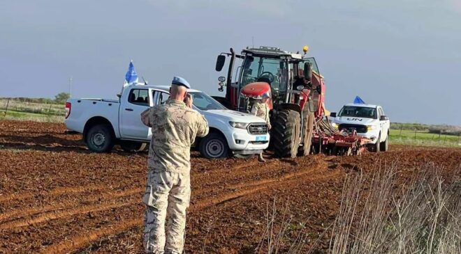 Derinya’da ateşkes hattını ihlal etmek isteyen Rum çiftçi Barış Gücü askerini yaraladı