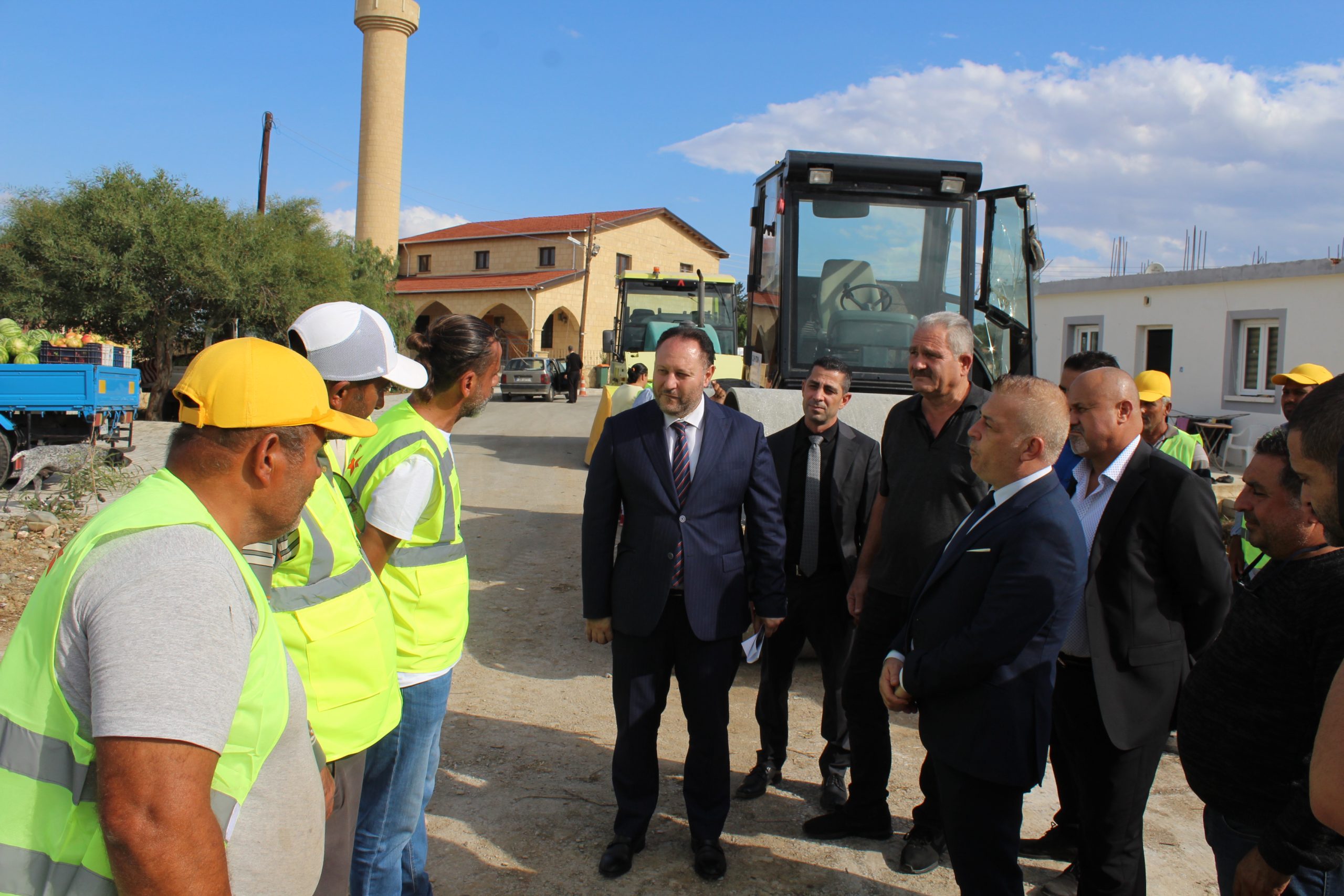 İçişleri Bakanı Öztürkler: Kırsal kesim altyapı çalışmalarında 16 köyümüzde toplam 45 km yol yapımına başlandı