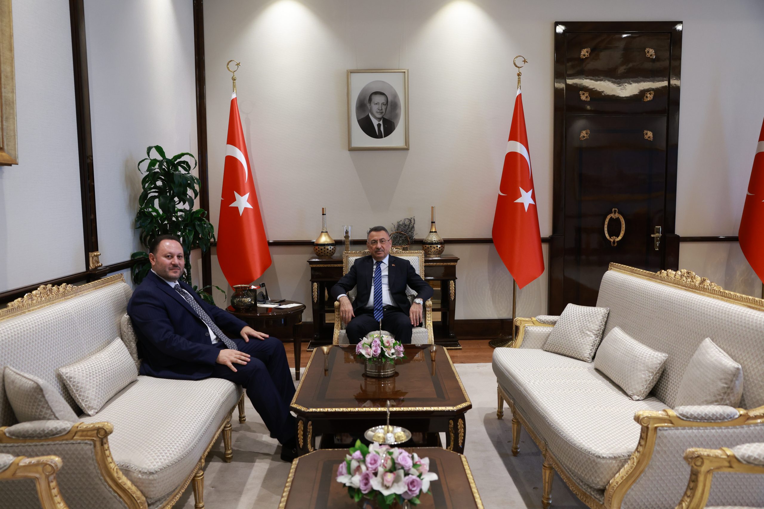 İçişleri Bakanı Öztürkler, Türkiye Cumhurbaşkanı Yardımcısı Fuat Oktay ile görüştü