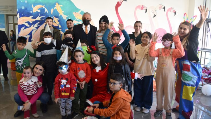 Taçoy’dan Çocuk Onkoloji Merkezi’ne yılbaşı ziyareti