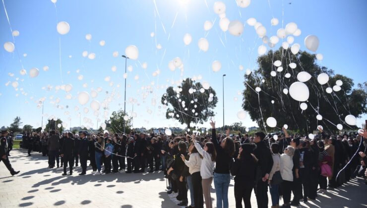 Gazimağusa’da beyaz balonlar adalet için sonsuzluğa bırakıldı