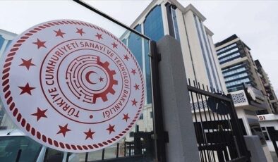 Türkiye Cumhuriyeti Sanayi ve Teknoloji Bakanlığı heyeti çalışma yürütmek üzere KKTC’de
