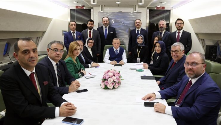 TC Cumhurbaşkanı Erdoğan, Türkmenistan dönüşü uçakta gazetecilerin sorularını yanıtladı
