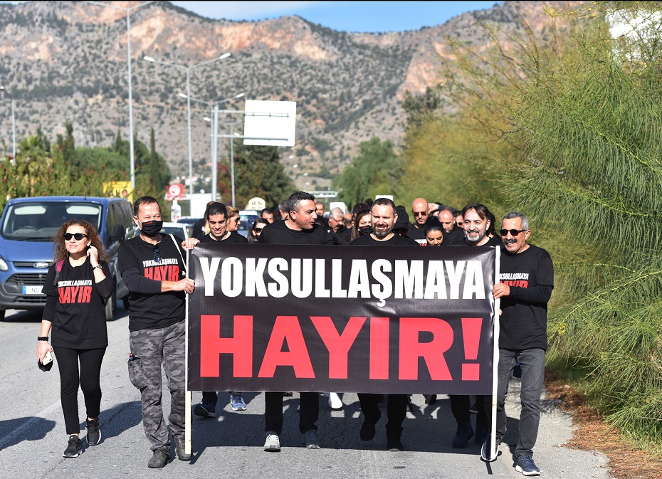 Kamuda Örgütlü 3 Sendika Girne Boğaz’dan Meclis önüne yürüyor