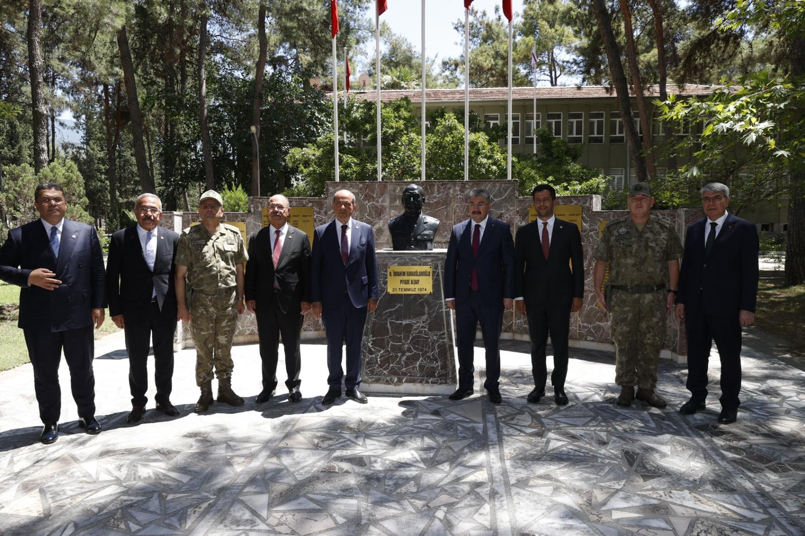 Cumhurbaşkanı Tatar, Osmaniye’de Şehit Albay Halil İbrahim Karaoğlanoğlu Kışlası’nı ziyaret etti