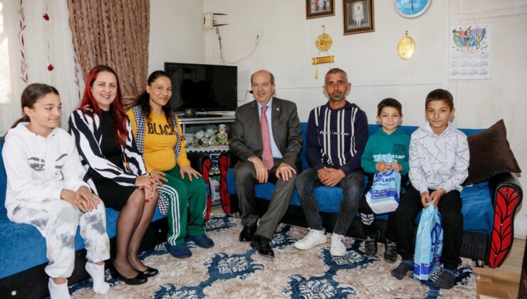 Cumhurbaşkanı Ersin Tatar, yeni yıl dolayısıyla vatandaş ziyaretleri yaptı