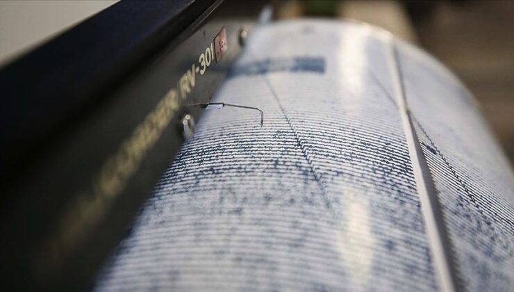 Malatya’da 5,6 büyüklüğündeki depremde bazı hasarlı binalar yıkıldı