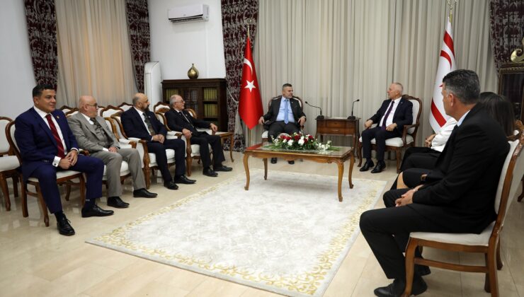 Töre, Londra Türk Toplumu Futbol Federasyonu heyetini kabul etti
